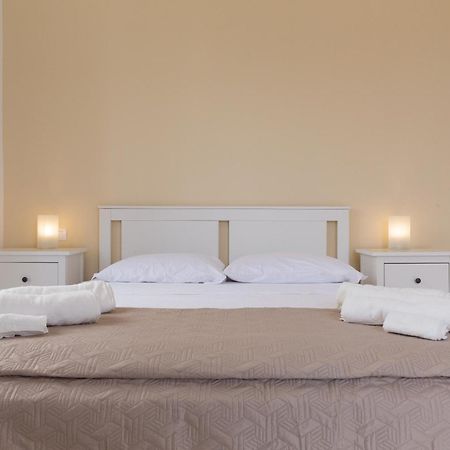 Al Corso Apartments Noto Zewnętrze zdjęcie