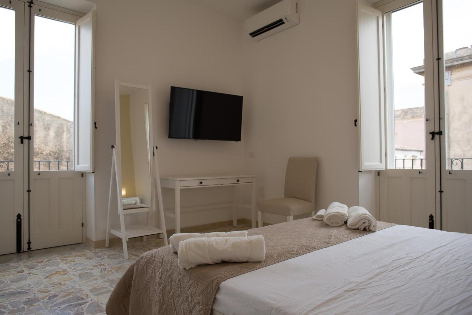 Al Corso Apartments Noto Zewnętrze zdjęcie