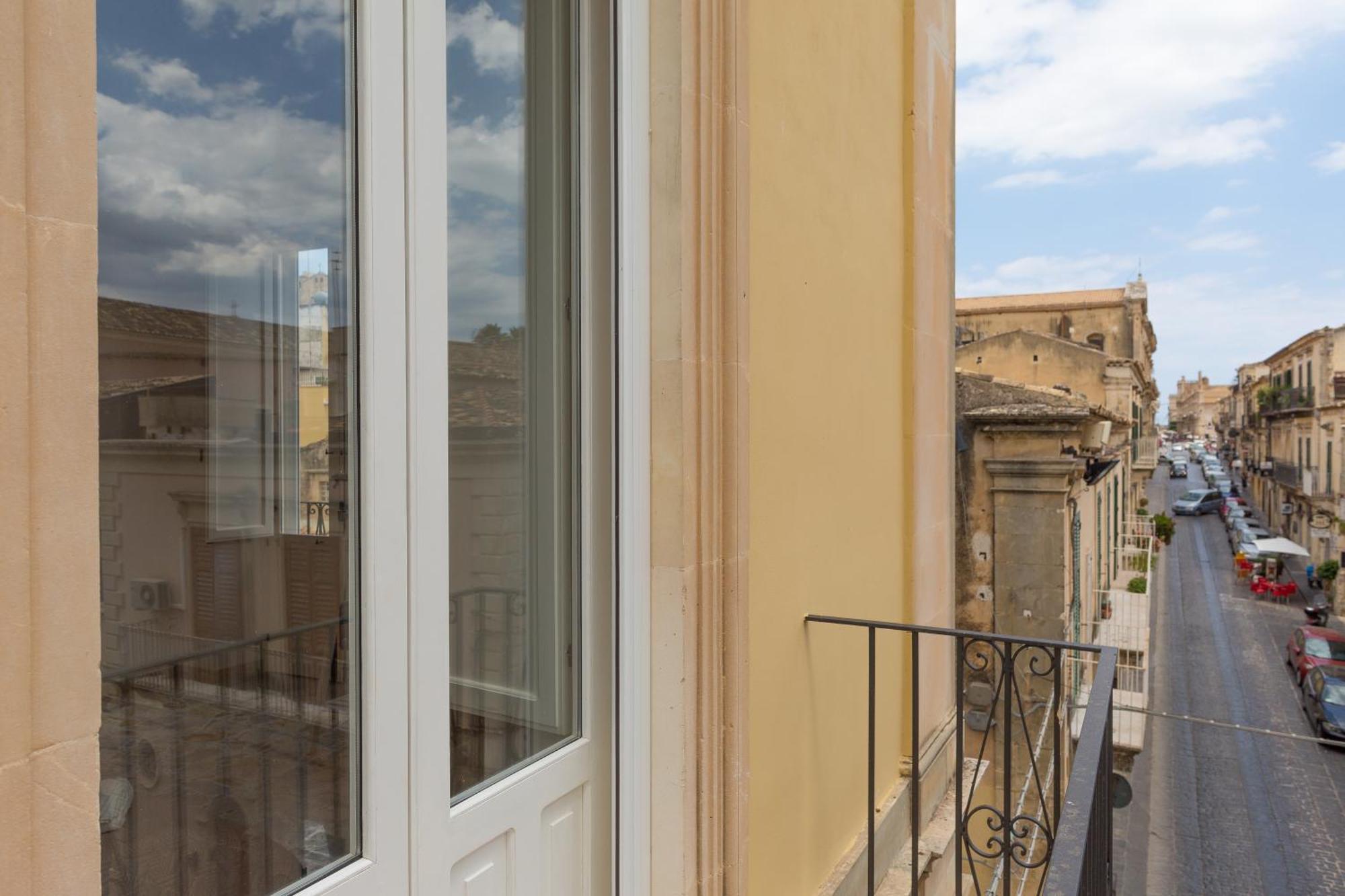 Al Corso Apartments Noto Zewnętrze zdjęcie