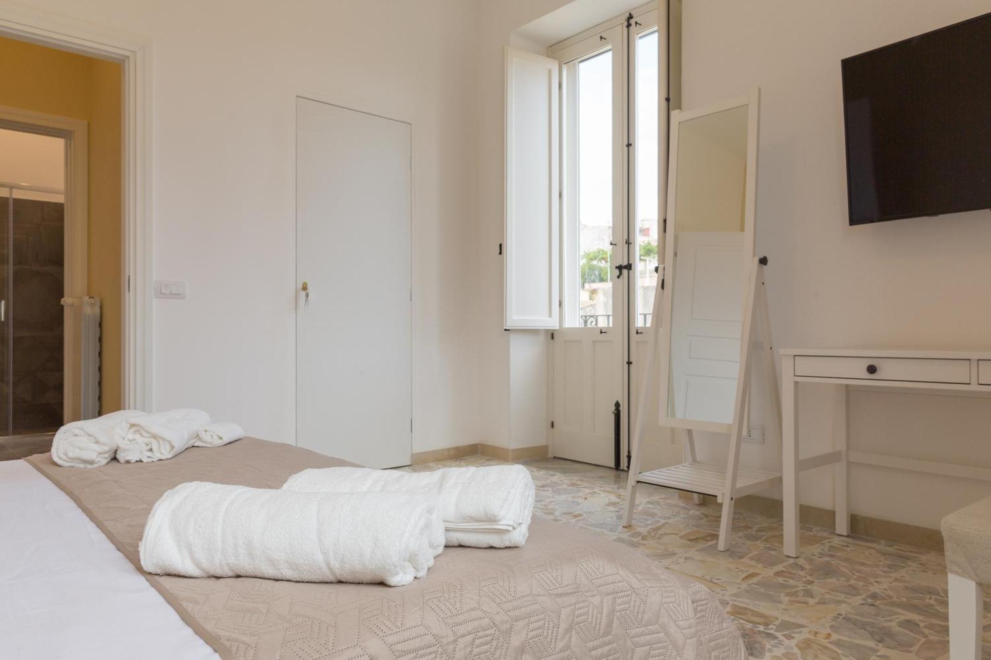 Al Corso Apartments Noto Zewnętrze zdjęcie