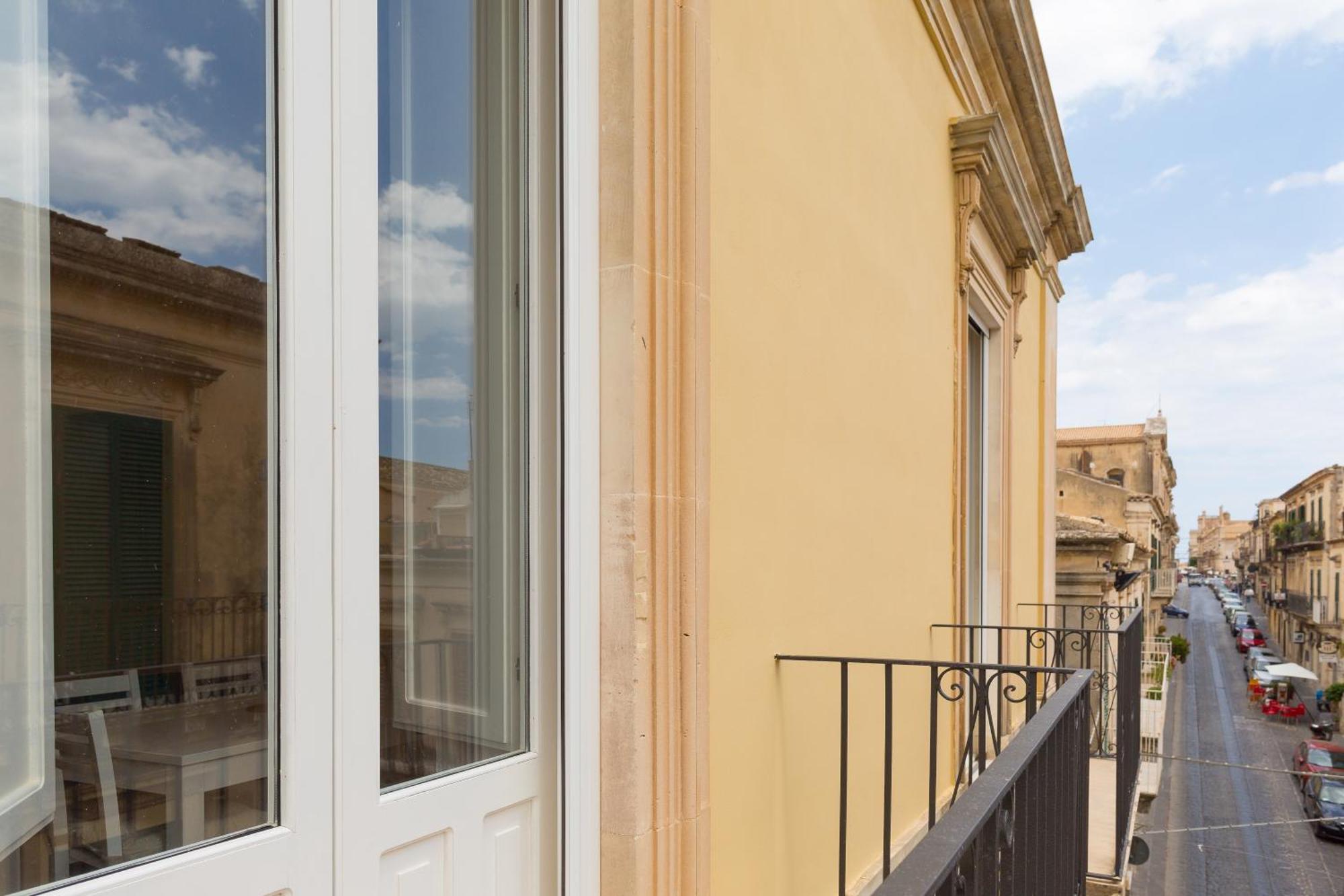 Al Corso Apartments Noto Zewnętrze zdjęcie