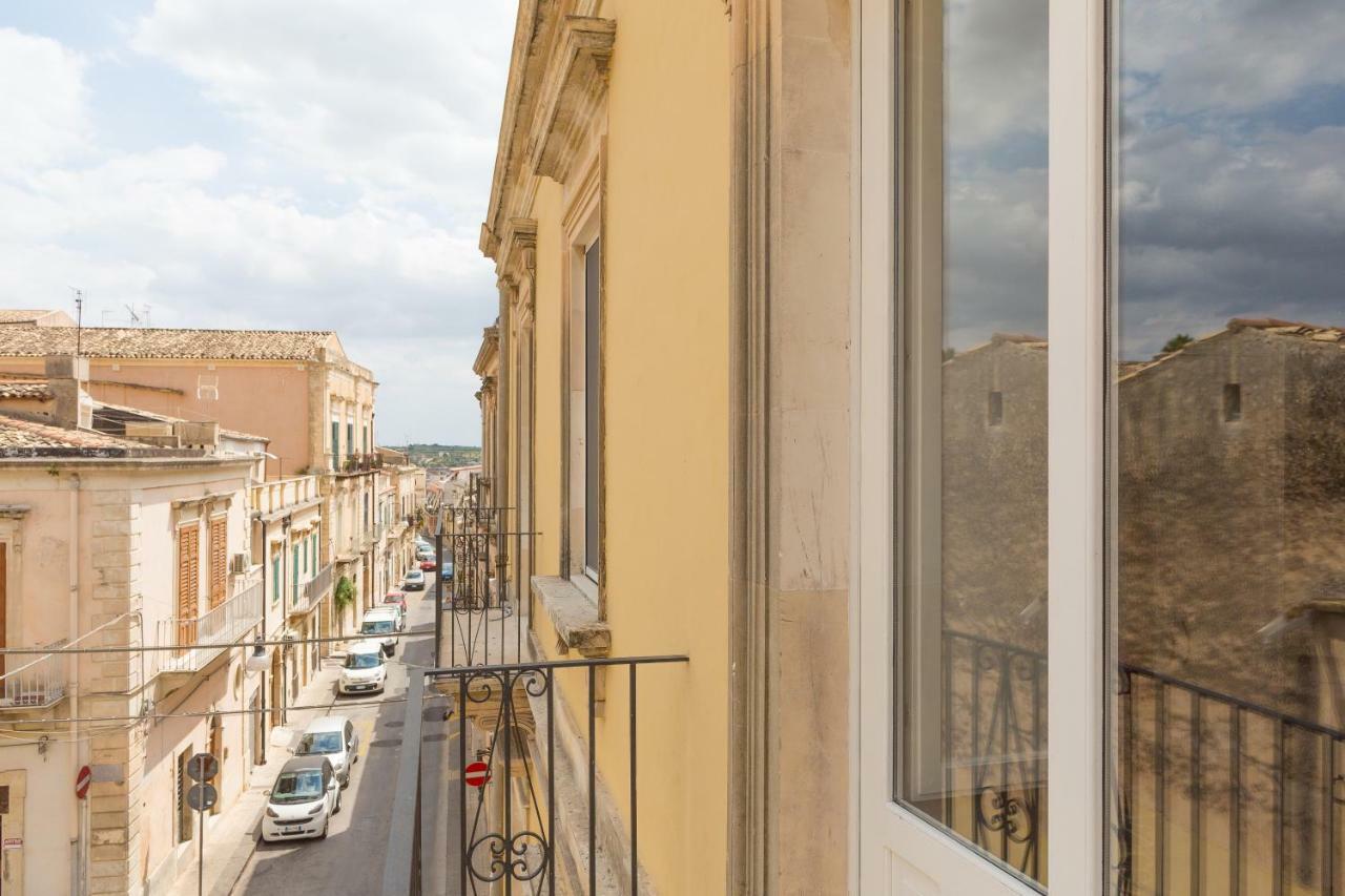 Al Corso Apartments Noto Zewnętrze zdjęcie